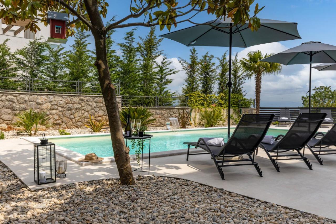 Villa Adriatic, Apartment Chiara With Sea View And Heated Swimming Pool, Free Private Parking, Ičići Extérieur photo